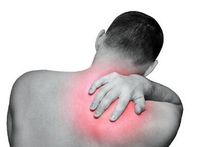 Pain in the right scapula in a man