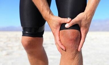 How the knee's wrist arthrosis is manifested by herself